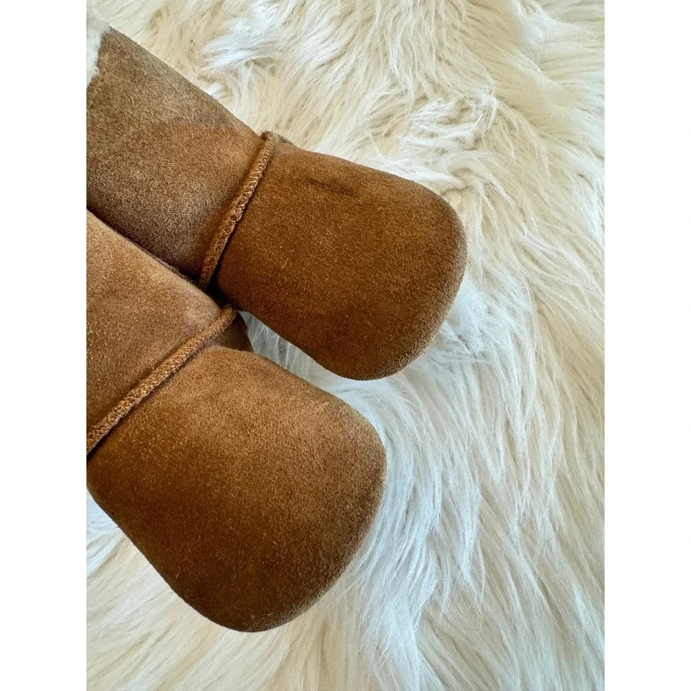 Ugg baby boots‎ bow back size 2/3
